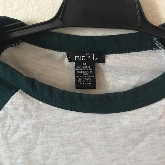 simple crop top - Picture 2 of 2